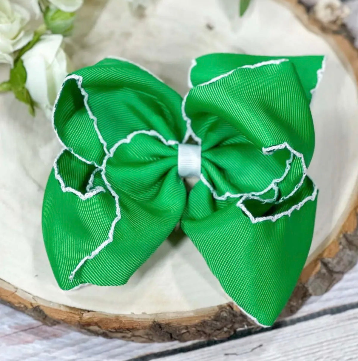 Green and White Moonstitch Bow Alligator Clip 5in