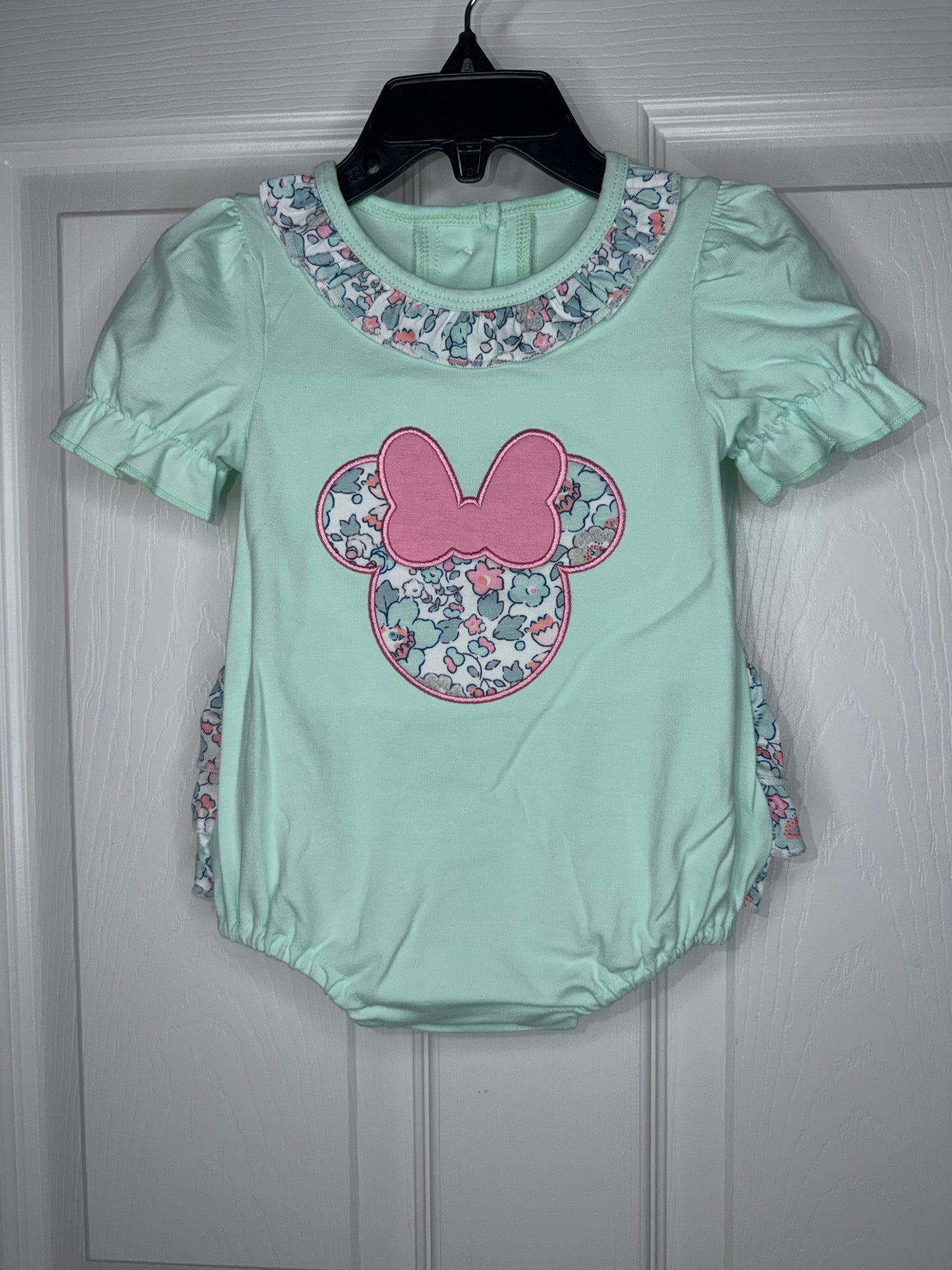 Girl Minnie Mouse bubble