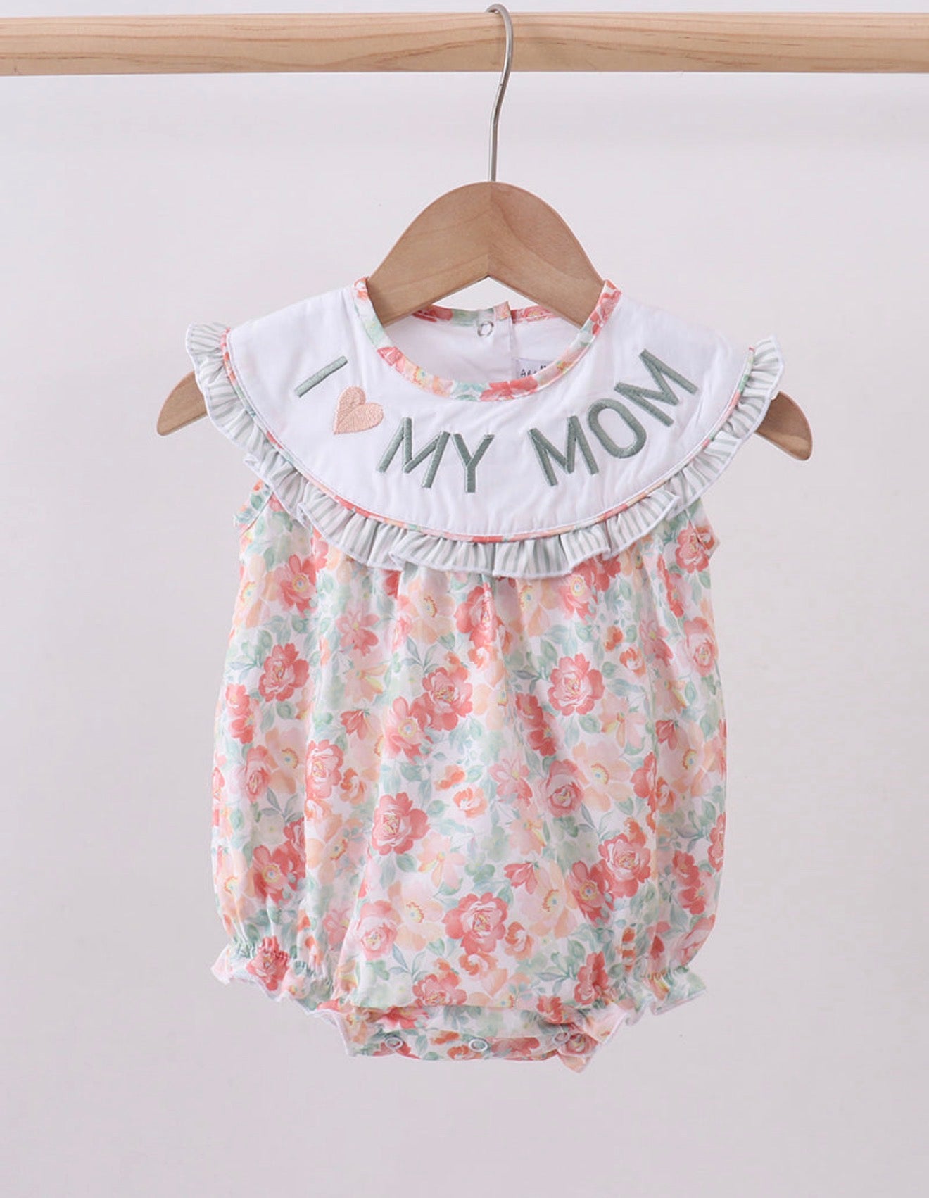 Girl Floral I Love Mom Bubble