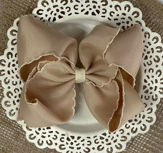 Oatmeal and Ivory Moonstitch Bow Alligator Clip 5in